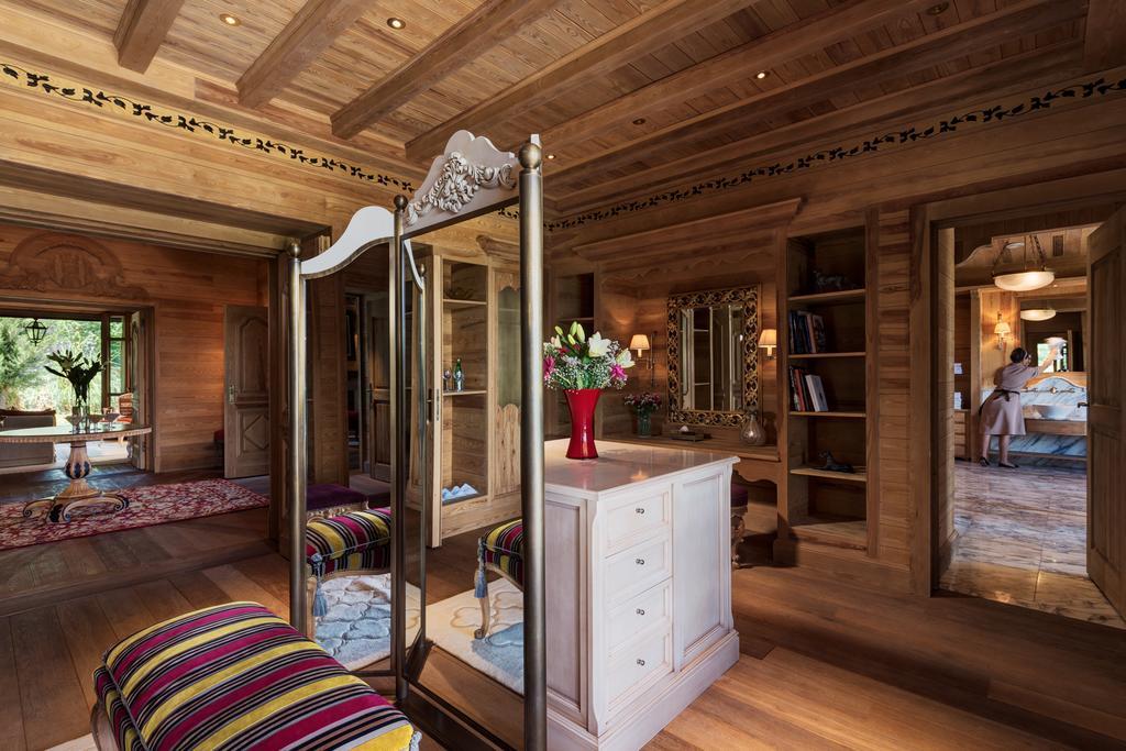 Michlifen Resort & Golf Ifrane  Exterior photo A suite at the Hotel de Crillon